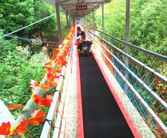 景区魔毯厂家浅析景区魔毯的造价